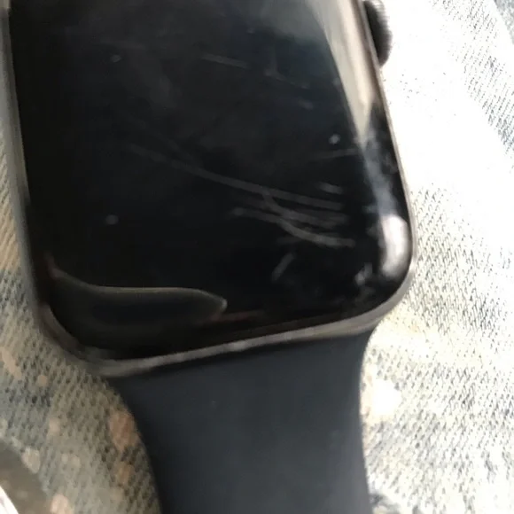 Apple Watch SE (2022) (GPS + Cellular, 44mm) - Midnight Aluminum - Picture 5 of 7